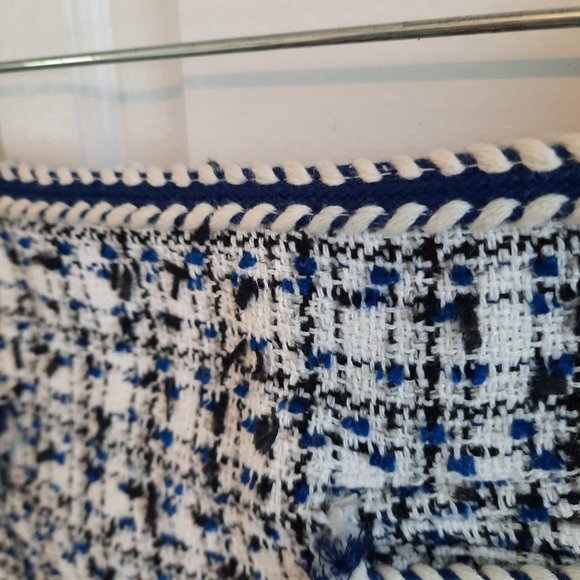 H&M navy, white and black tweed texturized mini skirt with fringe, size 6 - Picture 4 of 11